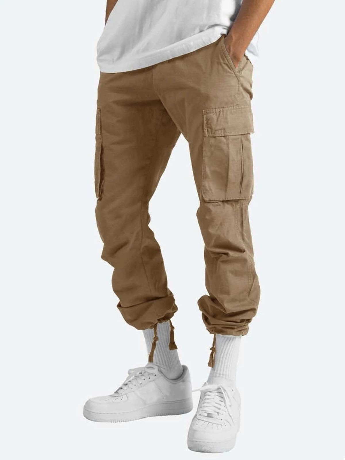 Men's Relaxed Fit Cargo Pants in khaki