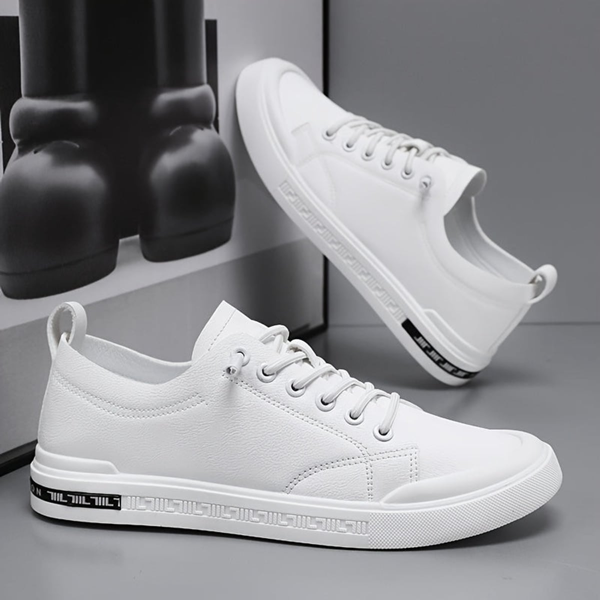 men's lace-up low top sneakers