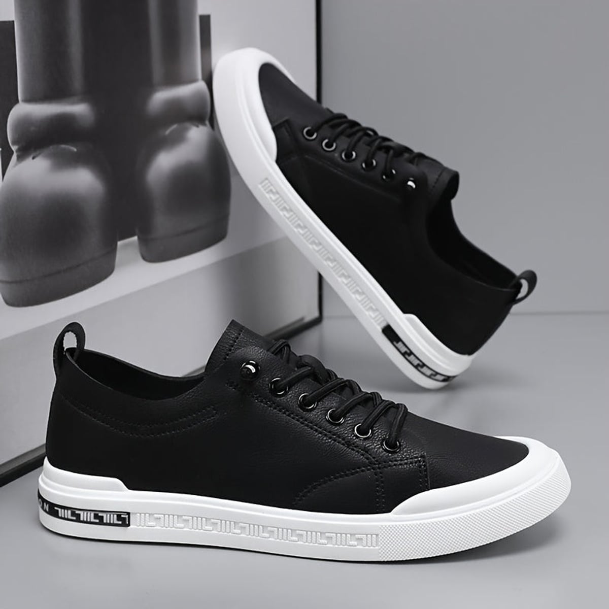 men's lace-up low top sneakers