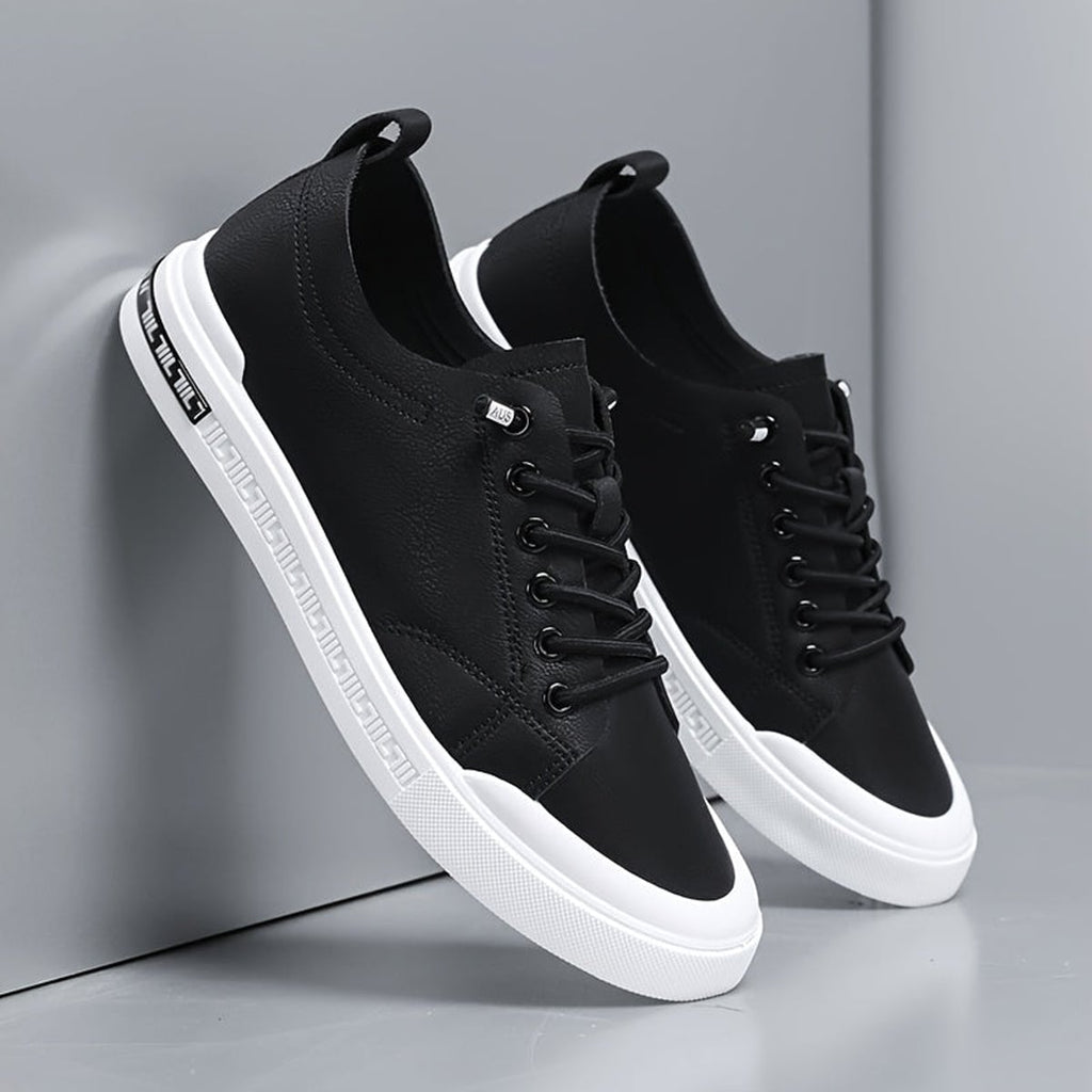 men's lace-up low top sneakers in black
