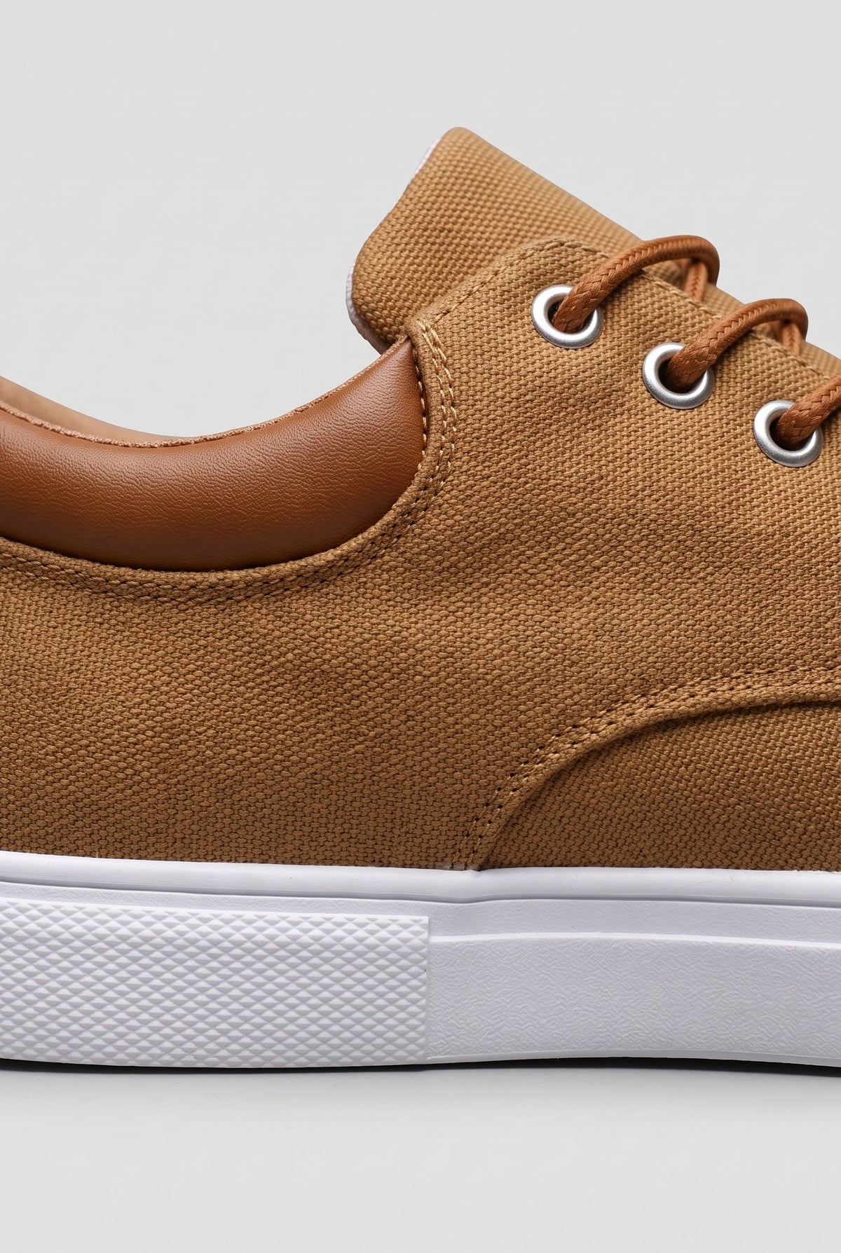 men's low top lace-up trainers in white