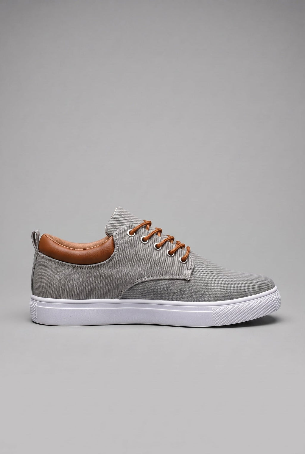 men's low top lace-up trainers in gray