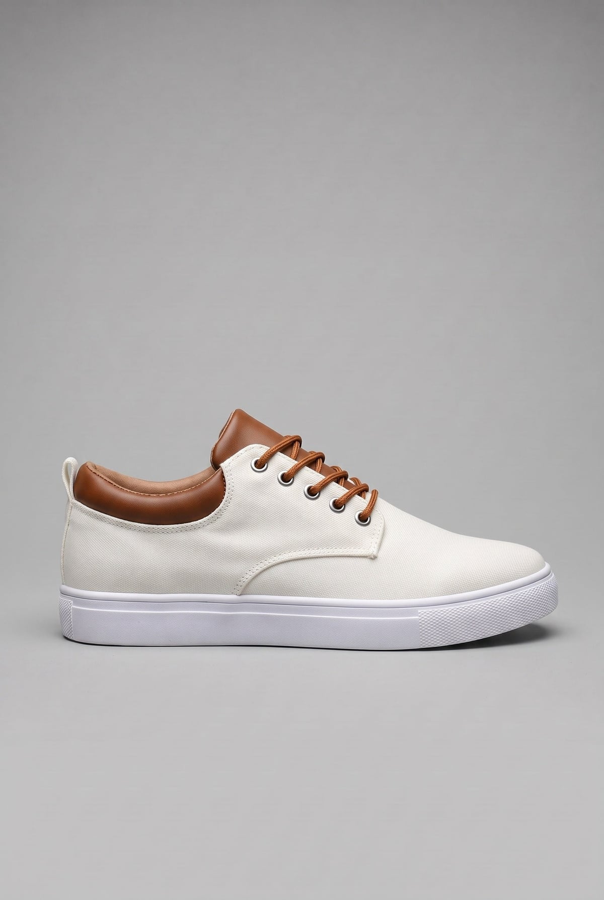 men's low top lace-up trainers in white