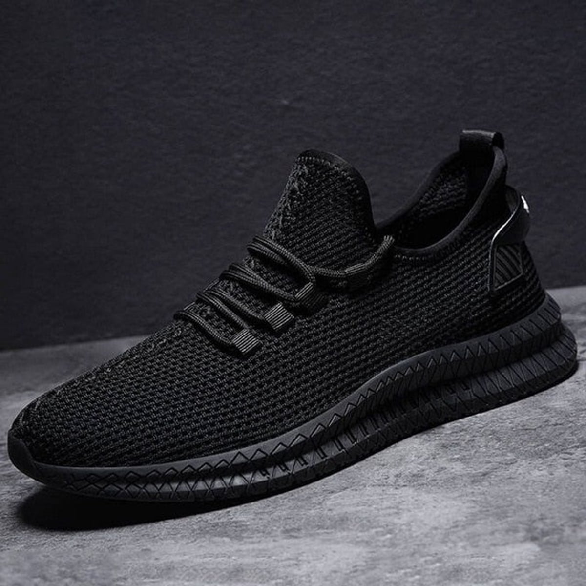 men's mesh athletic sneakers in black