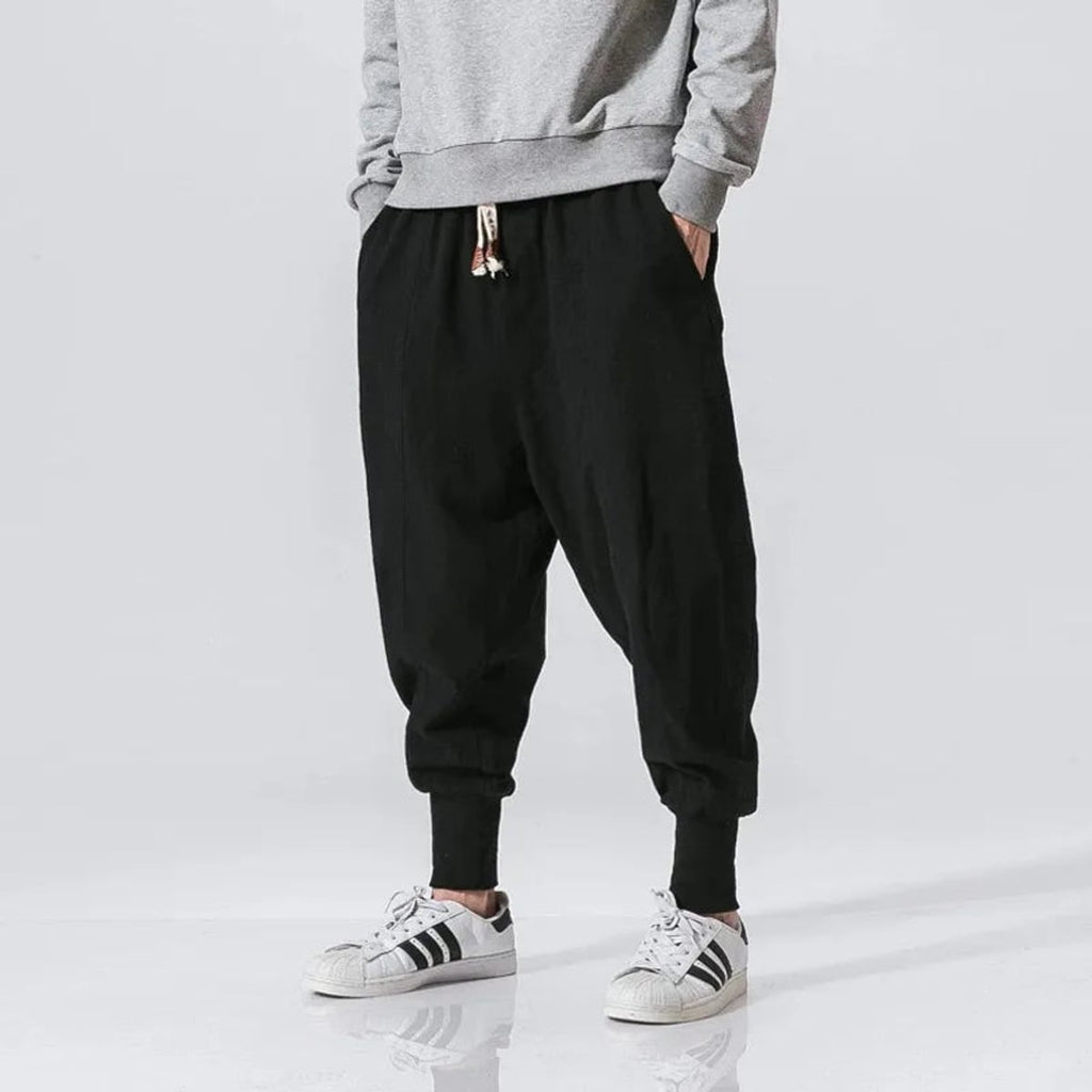 men's relaxed fit tapered harem trousers in black
