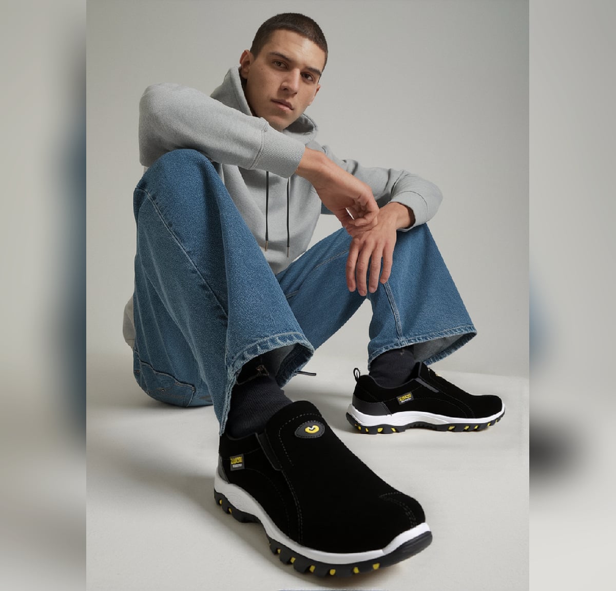 men's slip-on walking sneakers in black