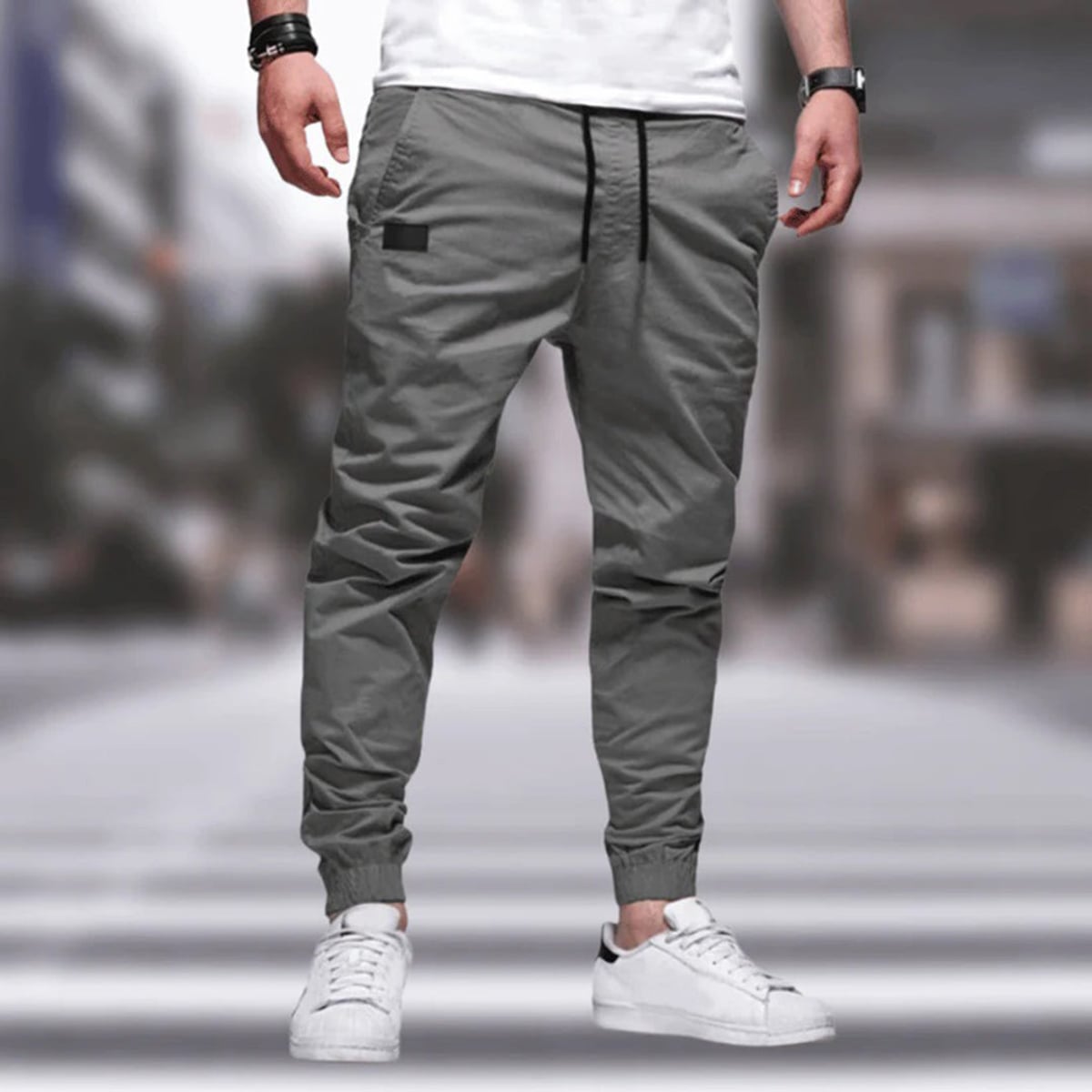 men's tapered leg jogger cargo trousers in gray
