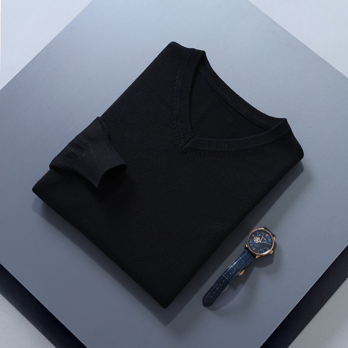 men's v-neck knit sweater in black