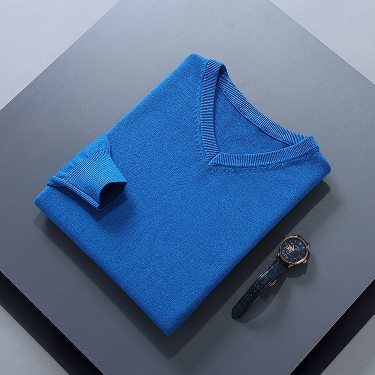 men's v-neck knit sweater in blue