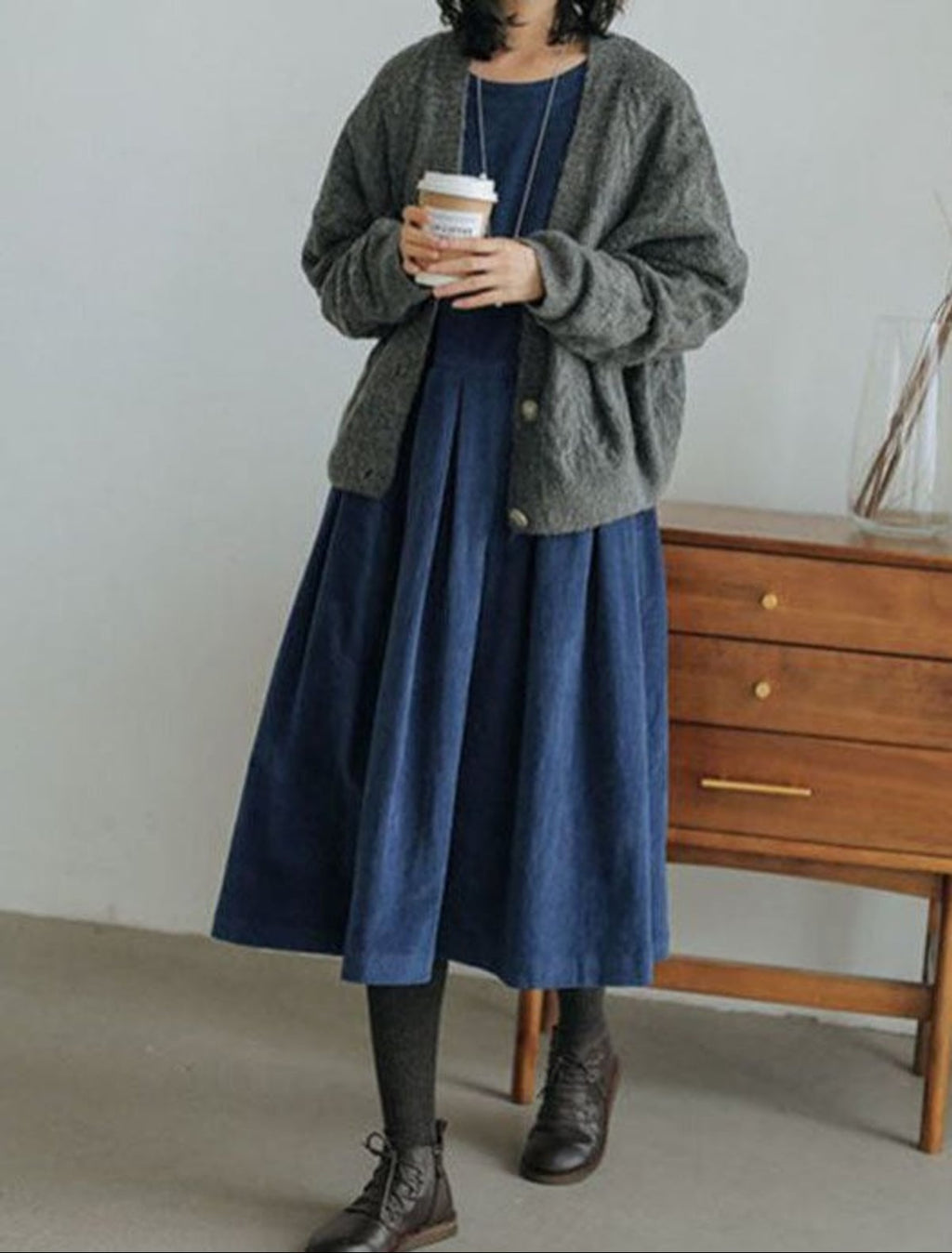 women's long sleeve pleated midi dress in blue