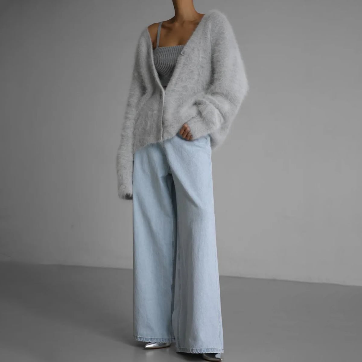 women's oversized v-neck knit cardigan