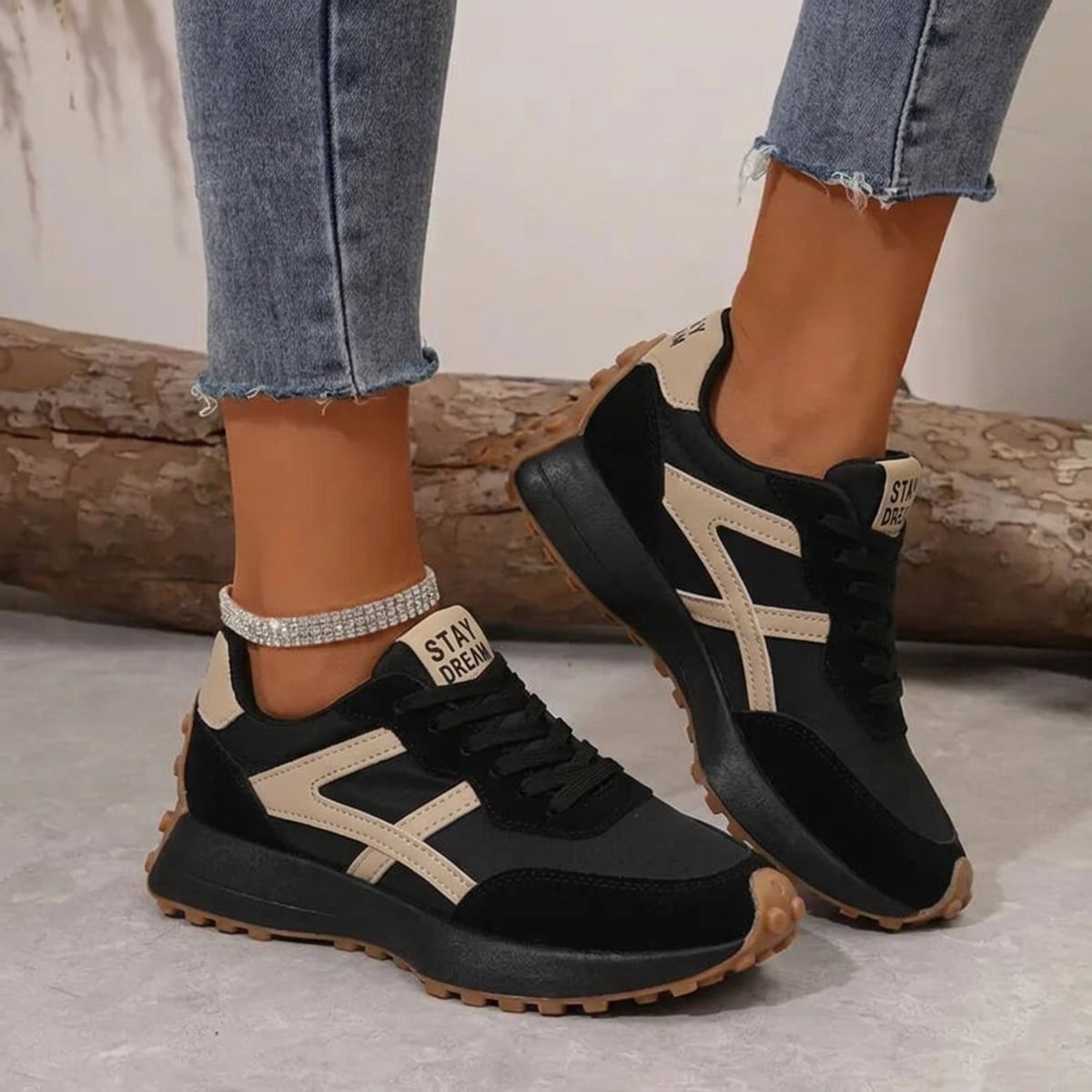 women's retro lace-up trainers in black